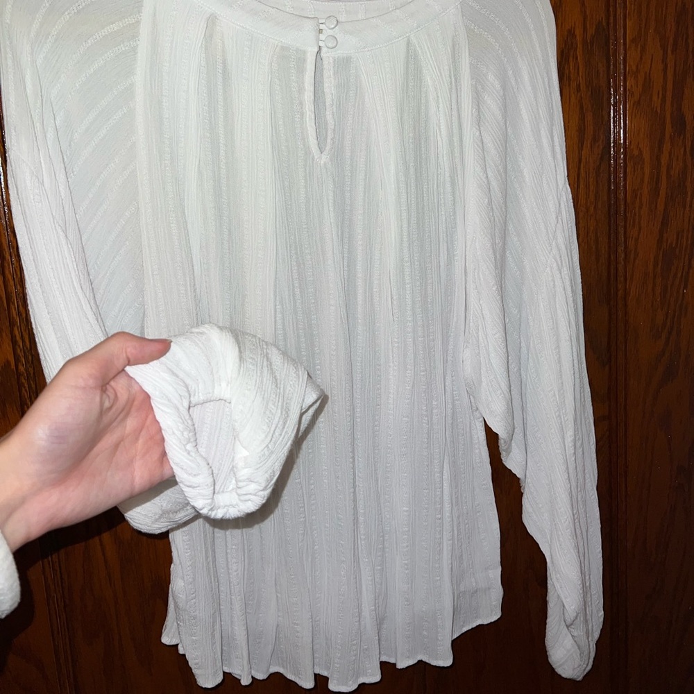 Universal Thread White Flowy Blouse - image 7